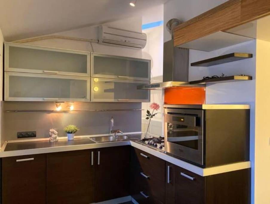 Sky-View Apartmentin Perfect City Center Софія Екстер'єр фото